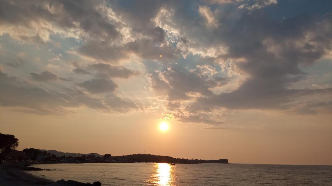 Nikos Seaside Apartments Litheres Экстерьер фото